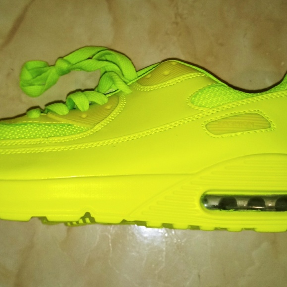 Highlighter shoes - Picture 3 of 3